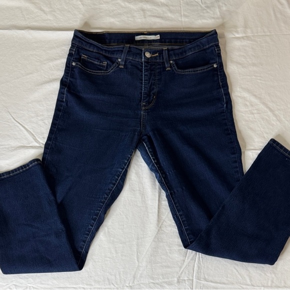Levi's Women's Deep Blue Skinny Jeans - Picture 1 of 4